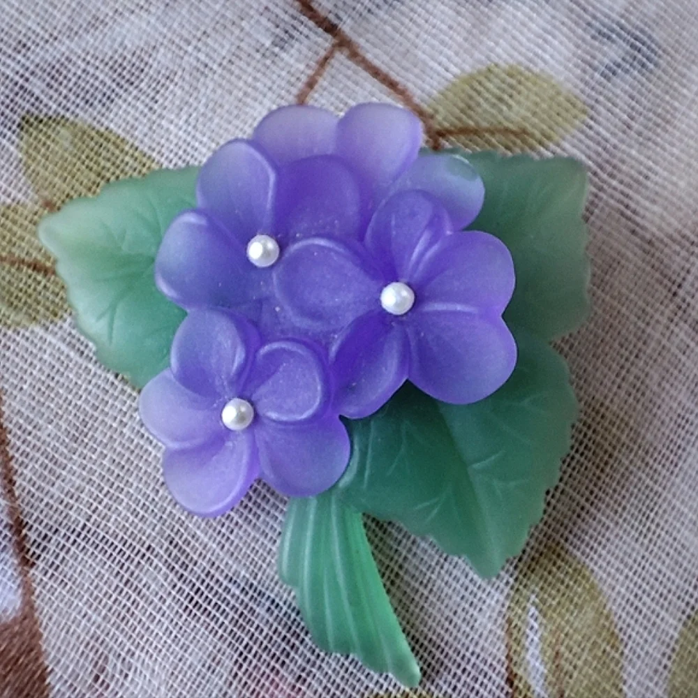 Matte Lavender Green Faux Pearl Brooch Pin Violets Forget Me Not Frosted Avon?